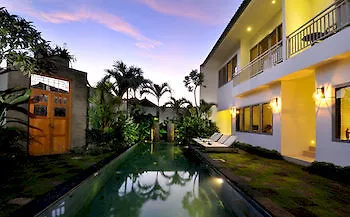 Room & Vespa 2 Seminyak